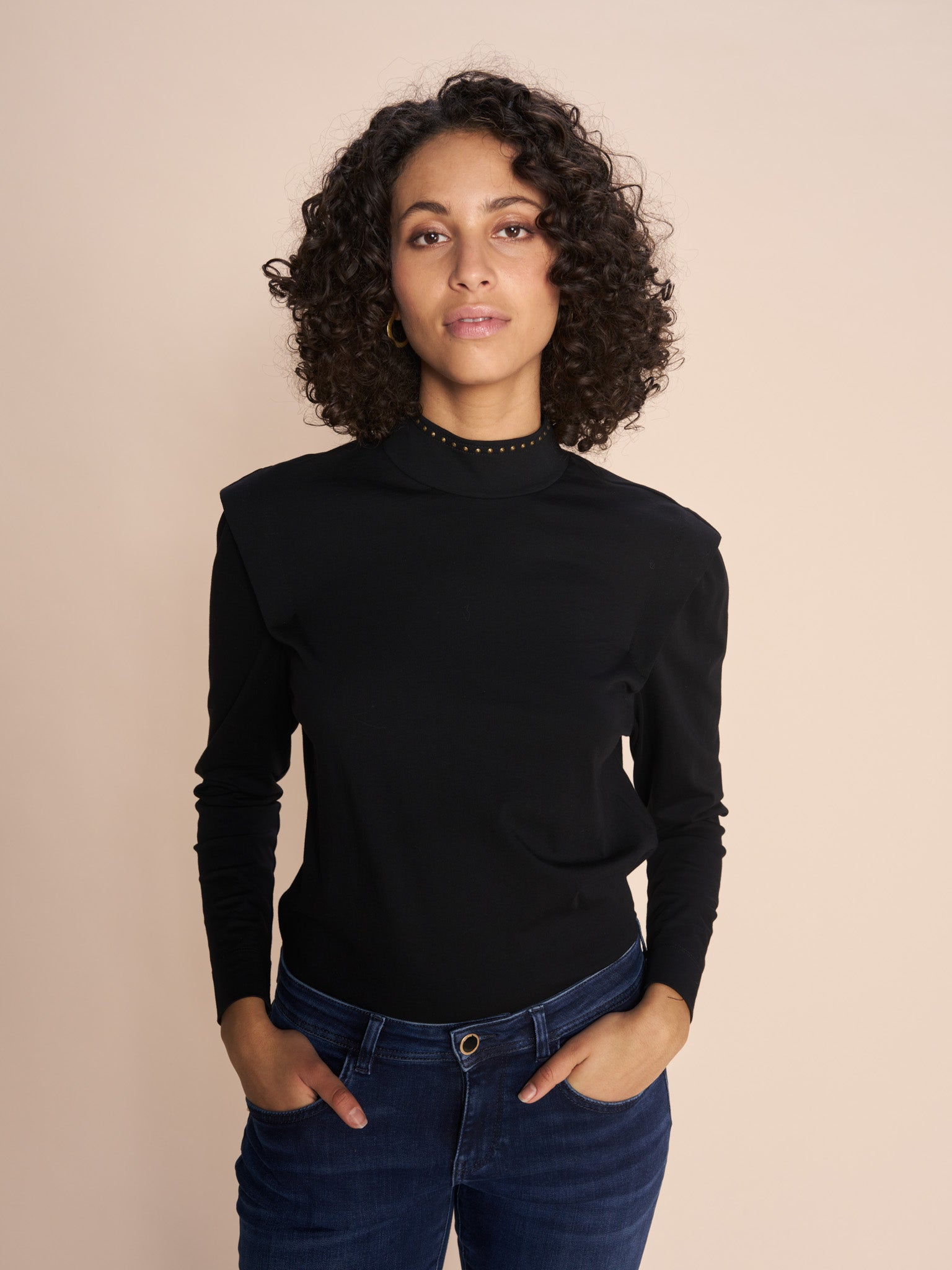 Modelshot / Black / Detail